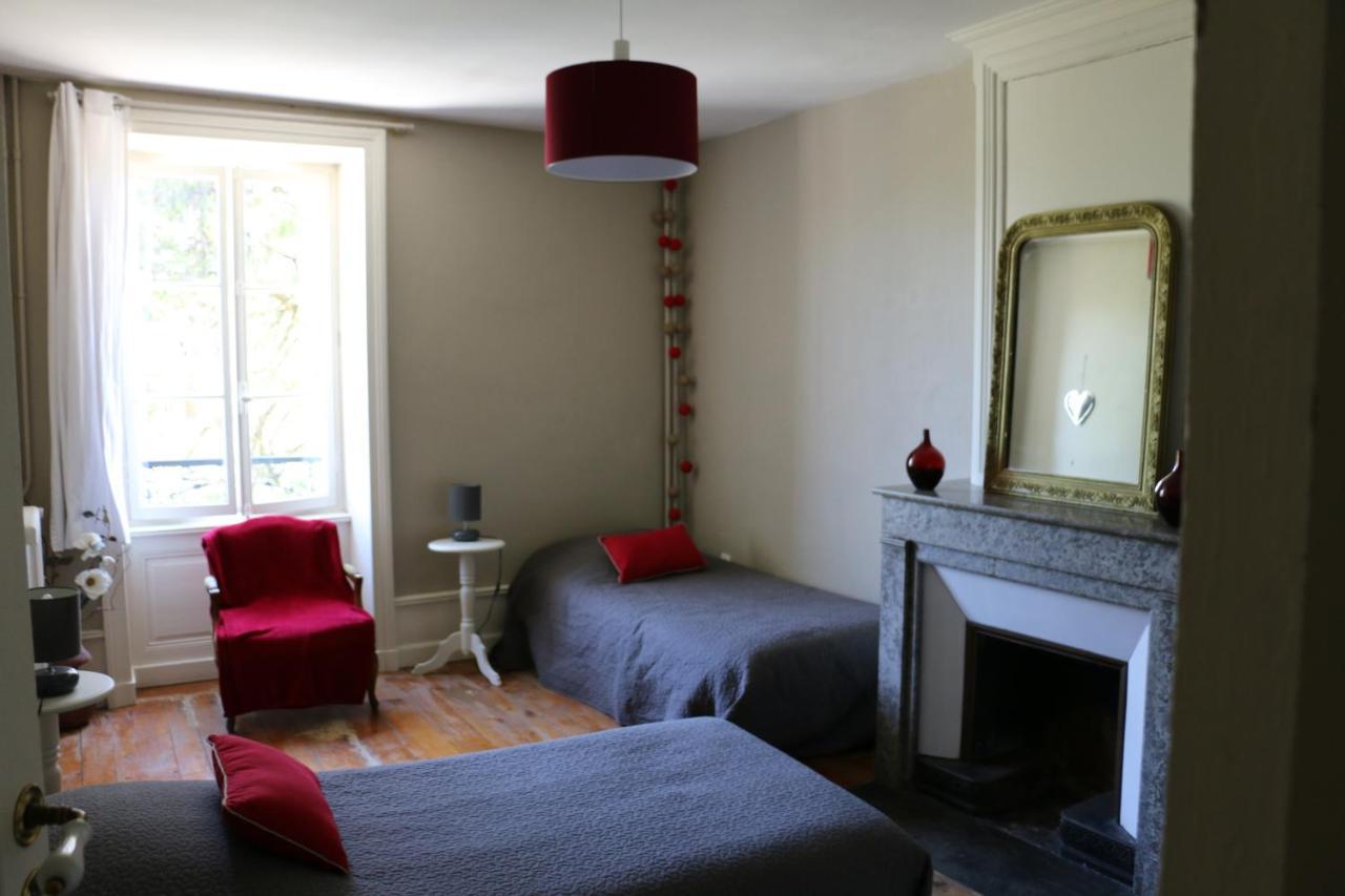 Chambres Et Table L' Echappee Bouvesse-Quirieu Εξωτερικό φωτογραφία